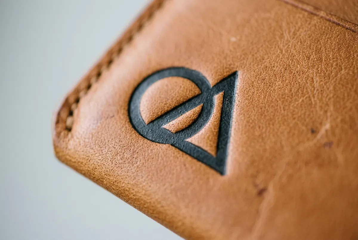Karstā Spiediena: parauga logo, veidots ar šo tehniku